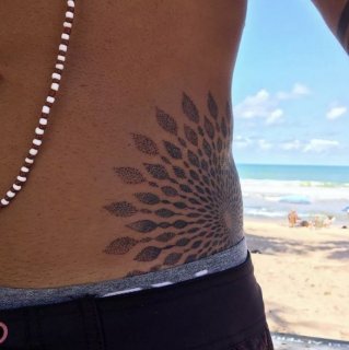 Se faire détatouer en été : bonne ou mauvaise idée ?